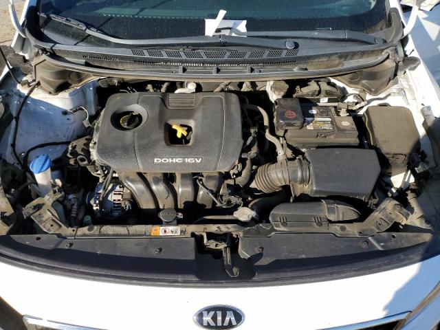 3KPFK4A71JE218111 - 2018 KIA FORTE LX WHITE photo 11