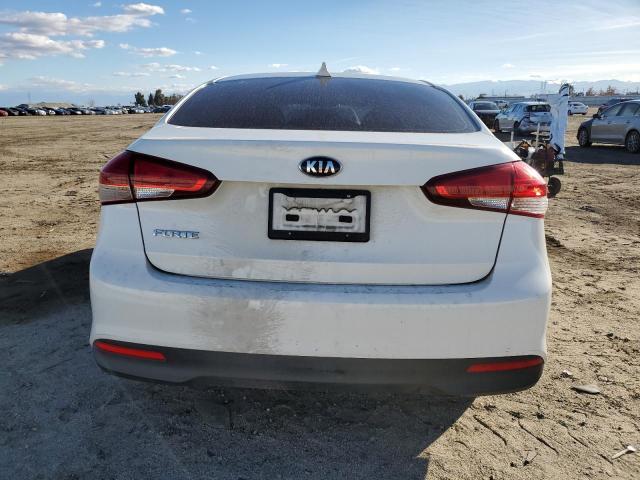 3KPFK4A71JE218111 - 2018 KIA FORTE LX WHITE photo 6