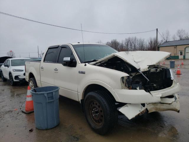 1FTRW12588FA32076 - 2008 FORD F150 SUPERCREW WHITE photo 4