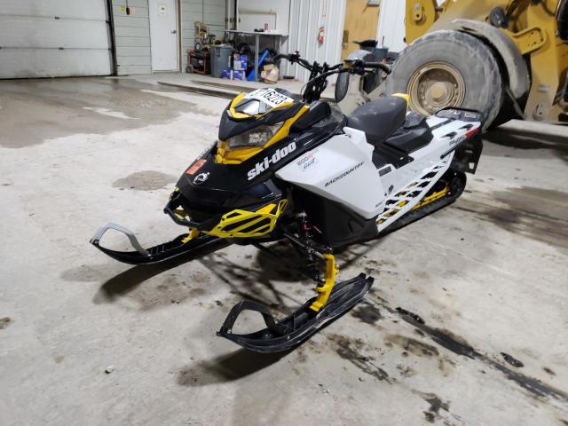 2BPSUJPD9PV000016 - 2023 SKI DOO BACKCOUNTR WHITE photo 2