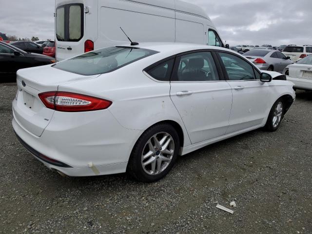 3FA6P0H70FR238355 - 2015 FORD FUSION SE WHITE photo 3