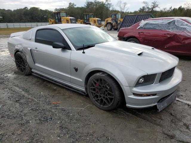 1ZVHT82HX95133292 - 2009 FORD MUSTANG GT SILVER photo 4