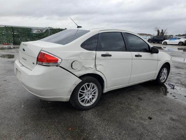 1FAHP3FN6BW174941 - 2011 FORD FOCUS SE WHITE photo 3