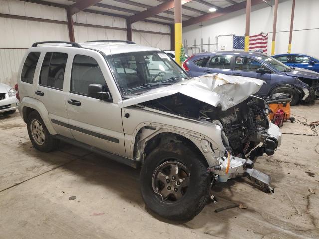 1J4GL48K07W665713 - 2007 JEEP LIBERTY SPORT SILVER photo 4