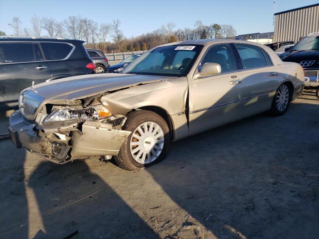 2005 LINCOLN TOWN CAR SIGNATURE, 