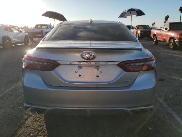 4T1K61AK4PU774568 - 2023 TOYOTA CAMRY XSE SILVER photo 6