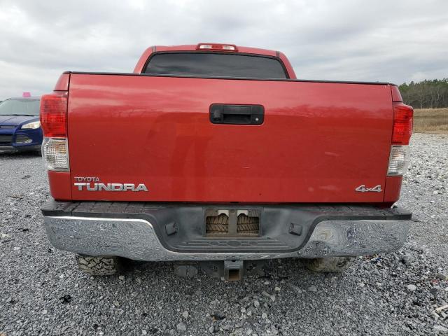 5TFDW5F13CX252415 - 2012 TOYOTA TUNDRA CREWMAX SR5 RED photo 6