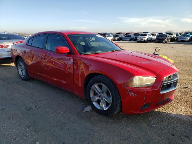 2C3CDXBG0DH526073 - 2013 DODGE CHARGER SE RED photo 4
