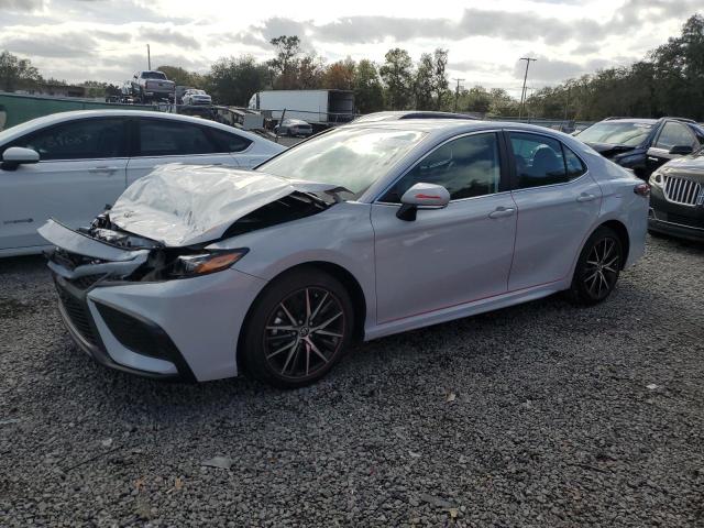 4T1G11AK7RU205737 - 2024 TOYOTA CAMRY SE NIGHT SHADE WHITE photo 1