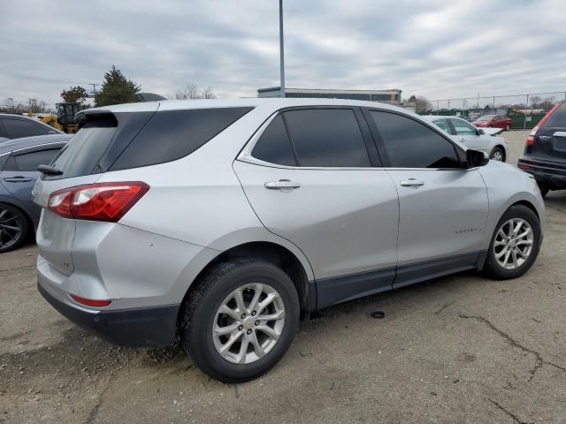 3GNAXJEV9JS566105 - 2018 CHEVROLET EQUINOX LT SILVER photo 3