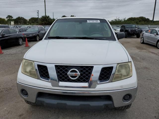 1N6AD0ER8BC441440 - 2011 NISSAN FRONTIER S WHITE photo 5
