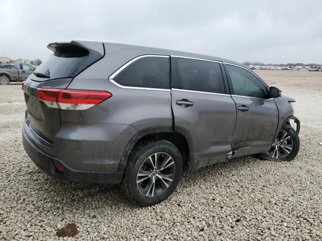 5TDZARFH8JS035874 - 2018 TOYOTA HIGHLANDER LE GRAY photo 3