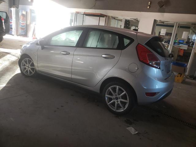 3FADP4EJ0GM206387 - 2016 FORD FIESTA SE SILVER photo 2