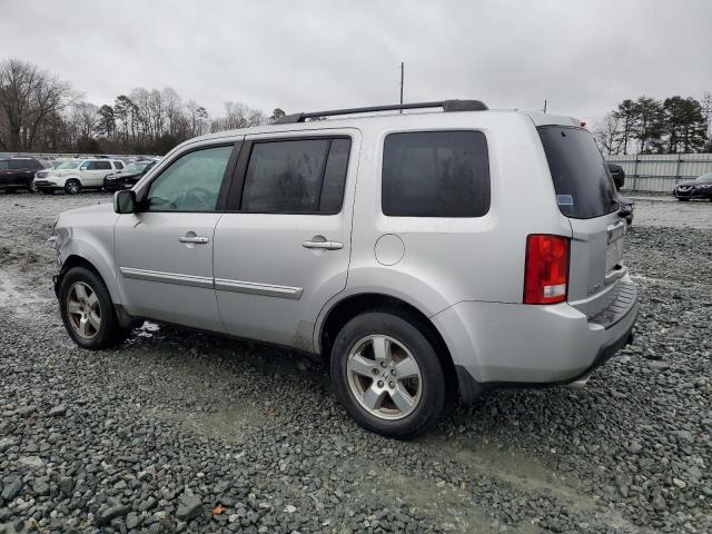 5FNYF3H43BB021911 - 2011 HONDA PILOT EX SILVER photo 2