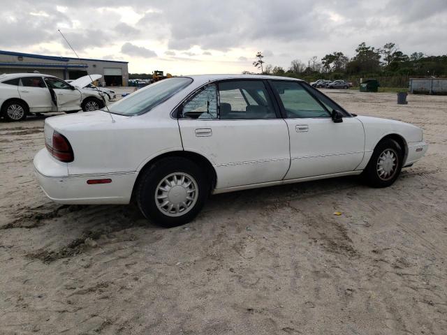 1G3HN52K2W4818959 - 1998 OLDSMOBILE 88 BASE WHITE photo 3