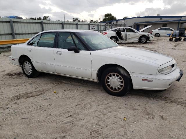 1G3HN52K2W4818959 - 1998 OLDSMOBILE 88 BASE WHITE photo 4