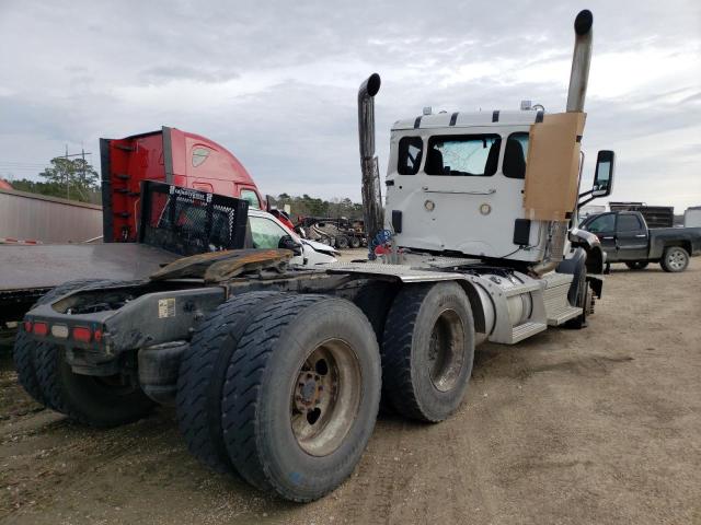 1XPCDP0X4LD641882 - 2020 PETERBILT 567 WHITE photo 4