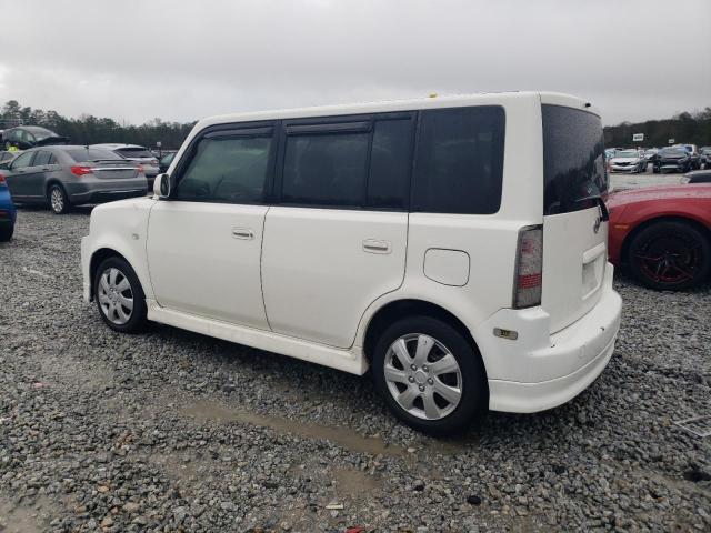 JTLKT324364082457 - 2006 TOYOTA SCION XB WHITE photo 2