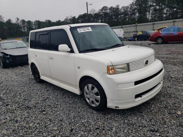 JTLKT324364082457 - 2006 TOYOTA SCION XB WHITE photo 4