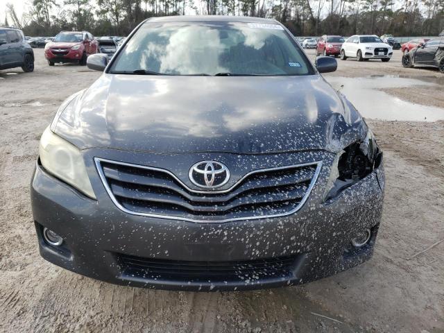 4T1BF3EK6BU610429 - 2011 TOYOTA CAMRY BASE GRAY photo 5