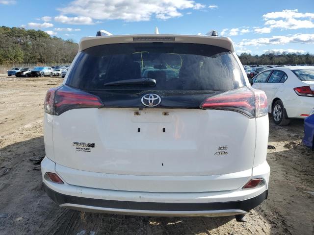 JTMJFREVXGJ084005 - 2016 TOYOTA RAV4 SE WHITE photo 6