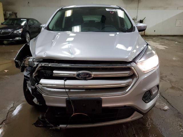 1FMCU0GD8KUB38791 - 2019 FORD ESCAPE SE WHITE photo 5