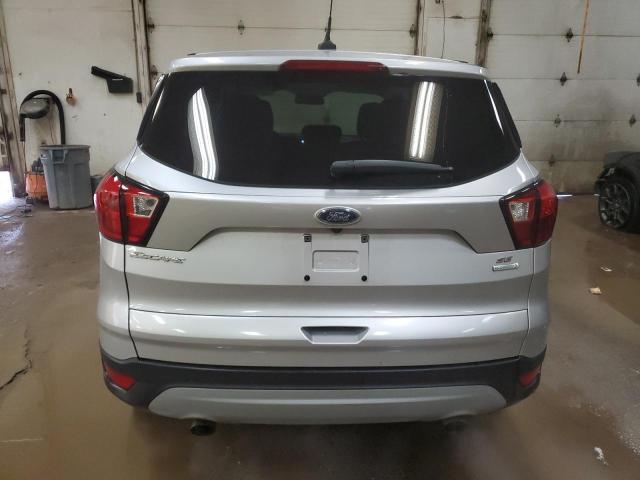 1FMCU0GD8KUB38791 - 2019 FORD ESCAPE SE WHITE photo 6