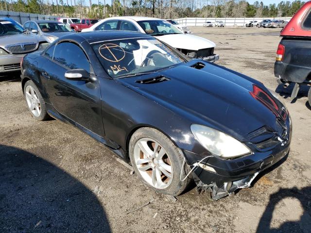 WDBWK56F45F027038 - 2005 MERCEDES-BENZ SLK 350 BLACK photo 4