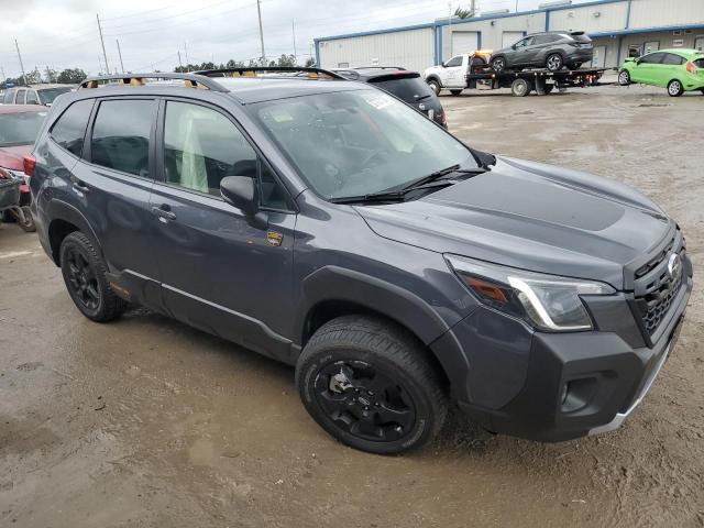 JF2SKAMCXNH417262 - 2022 SUBARU FORESTER WILDERNESS GRAY photo 4