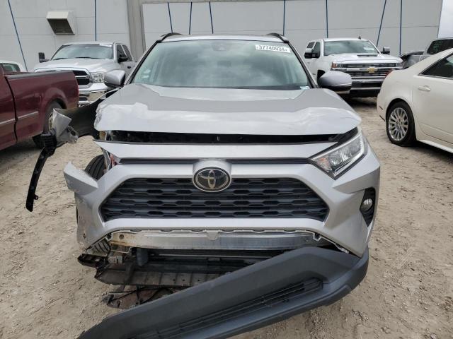 2T3C1RFV5KC015160 - 2019 TOYOTA RAV4 XLE PREMIUM SILVER photo 5