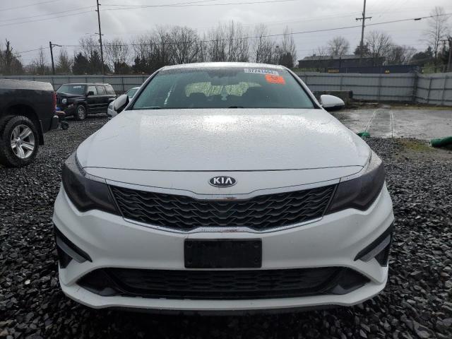 5XXGT4L37KG281959 - 2019 KIA OPTIMA LX WHITE photo 5