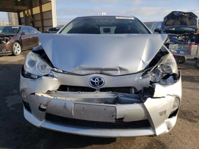 JTDKDTB32E1077993 - 2014 TOYOTA PRIUS C SILVER photo 5