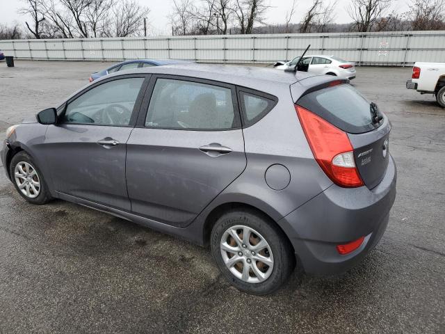 KMHCT5AE3DU138637 - 2013 HYUNDAI ACCENT GLS GRAY photo 2