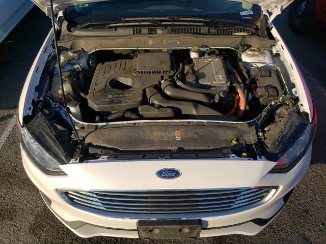 3FA6P0LU2KR199758 - 2019 FORD FUSION SE WHITE photo 11