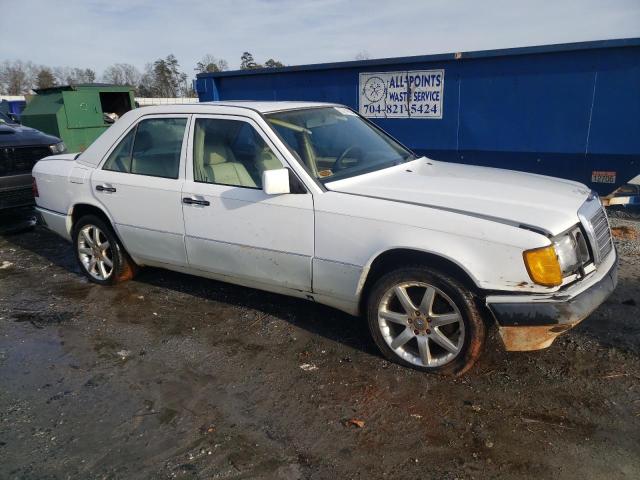 WDBED30E7NB602377 - 1992 MERCEDES-BENZ 300 E 4MATIC WHITE photo 4