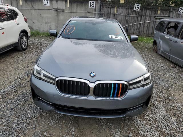 WBA53BH07MCF73317 - 2021 BMW 530 I GRAY photo 5