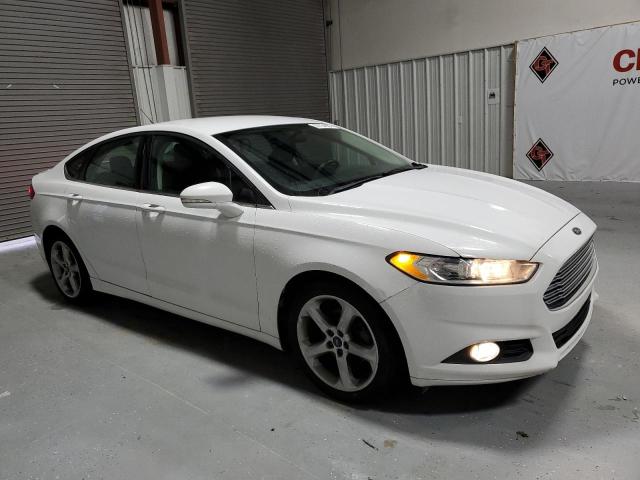 3FA6P0HD6GR211927 - 2016 FORD FUSION SE WHITE photo 4