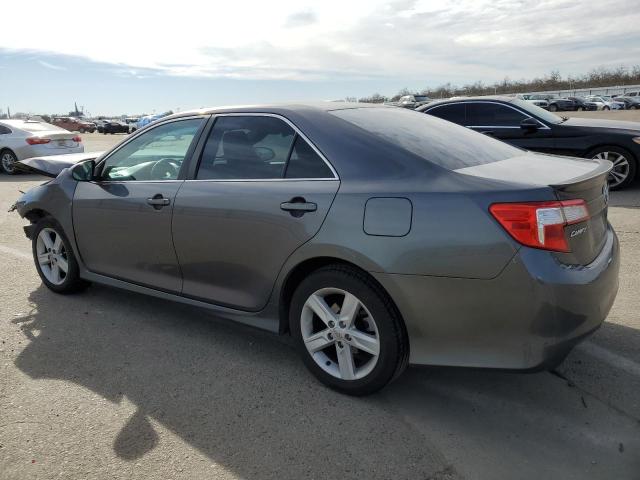 4T1BF1FK2DU256057 - 2013 TOYOTA CAMRY L GRAY photo 2