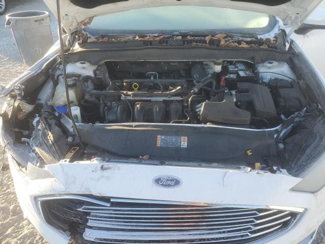 3FA6P0H78HR235531 - 2017 FORD FUSION SE WHITE photo 11