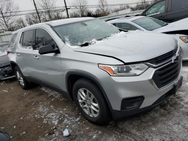 1GNEVFKW3JJ112886 - 2018 CHEVROLET TRAVERSE LS SILVER photo 4