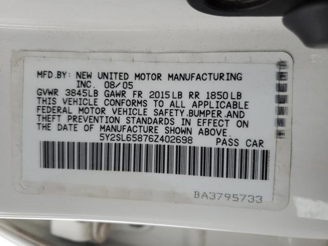 5Y2SL65876Z402698 - 2006 PONTIAC VIBE WHITE photo 12