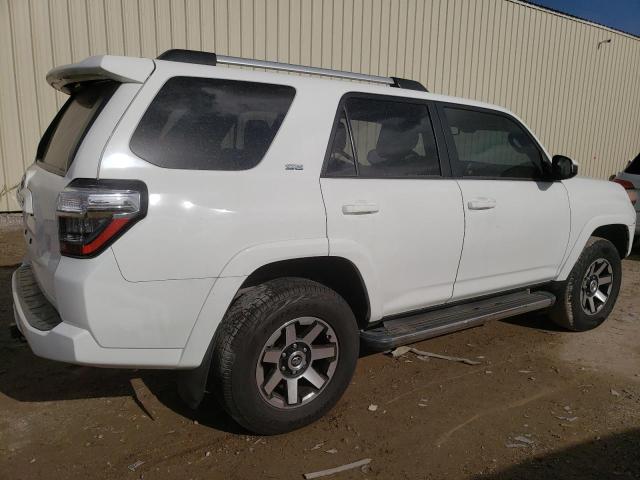 JTEZU5JR4L5217317 - 2020 TOYOTA 4RUNNER SR5 WHITE photo 3