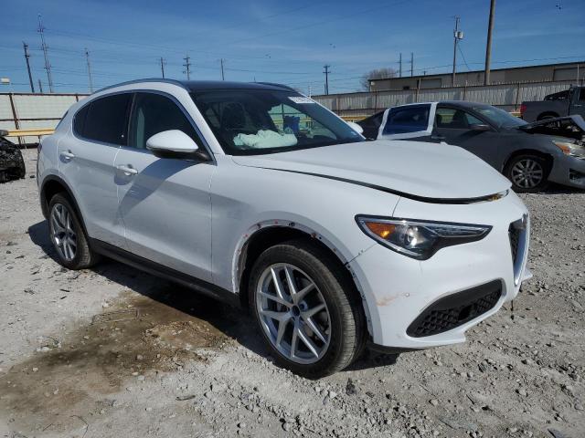 ZASFAKBN6J7B96781 - 2018 ALFA ROMEO STELVIO TI WHITE photo 4