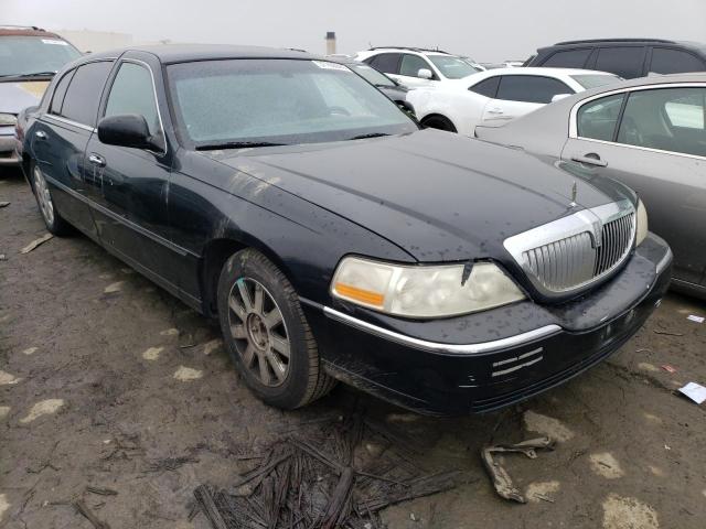 1LNHM84W54Y637411 - 2004 LINCOLN TOWN CAR EXECUTIVE L BLACK photo 4