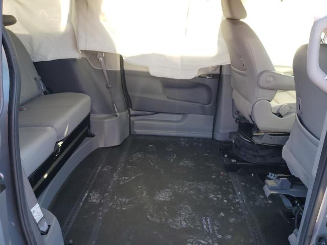 5TDYZ3DC0LS083848 - 2020 TOYOTA SIENNA XLE SILVER photo 11