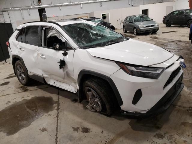 4T3RWRFV9NU073125 - 2022 TOYOTA RAV4 XLE WHITE photo 4