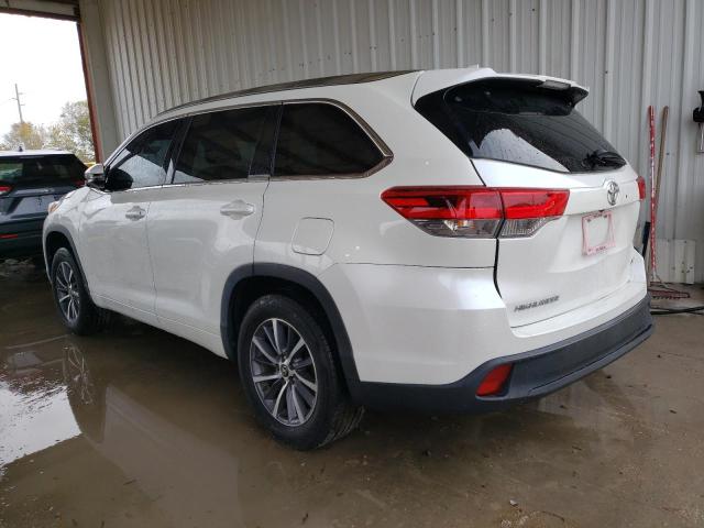 5TDKZRFH8JS539996 - 2018 TOYOTA HIGHLANDER SE WHITE photo 2