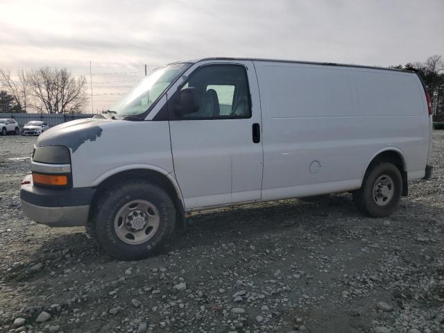 1GCGG25U071121200 - 2007 CHEVROLET EXPRESS G2 WHITE photo 1