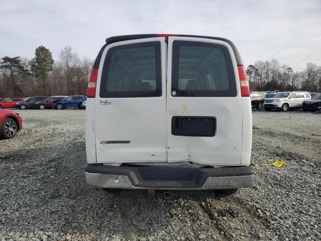 1GCGG25U071121200 - 2007 CHEVROLET EXPRESS G2 WHITE photo 6