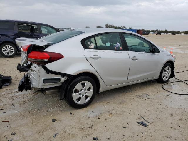 3KPFK4A77JE260072 - 2018 KIA FORTE LX SILVER photo 3